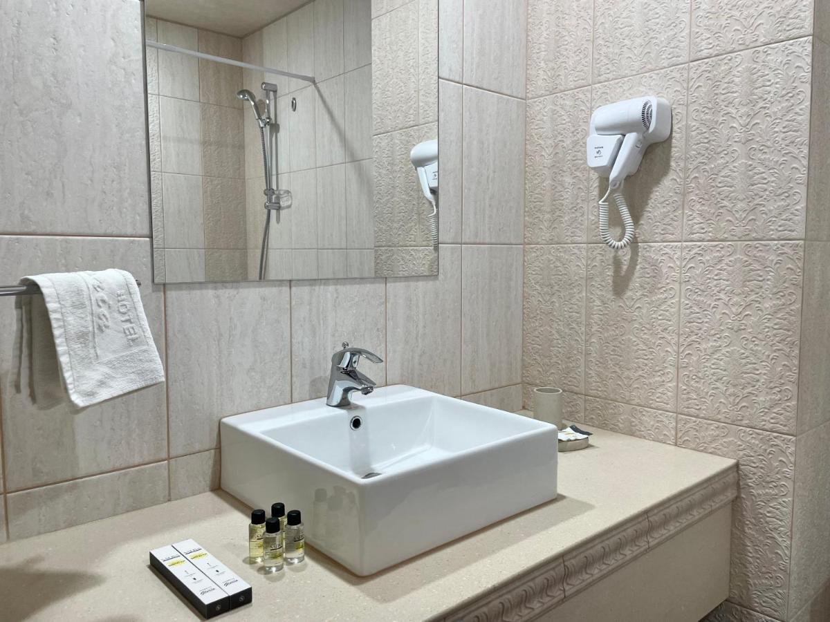Hotel Gloria Deluxe Hồ Borovoye Ngoại thất bức ảnh