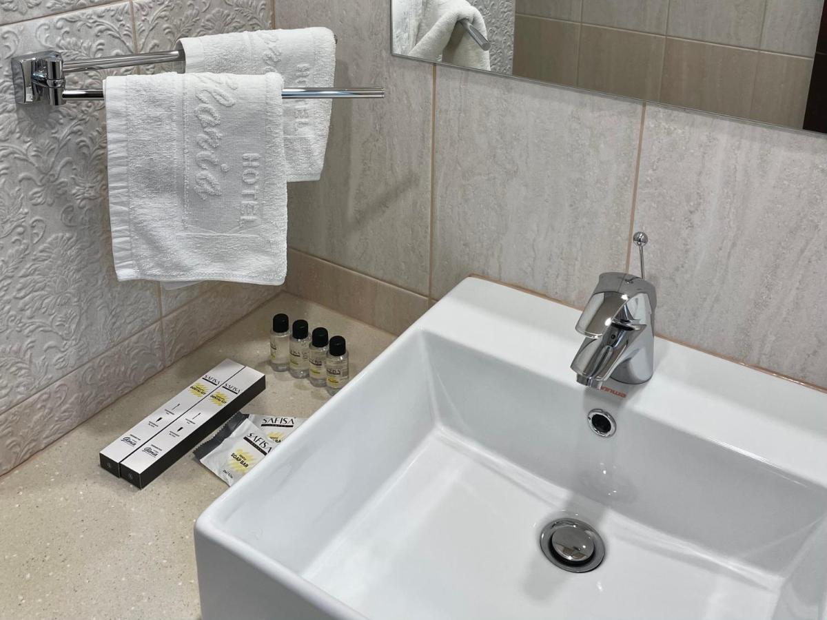 Hotel Gloria Deluxe Hồ Borovoye Ngoại thất bức ảnh
