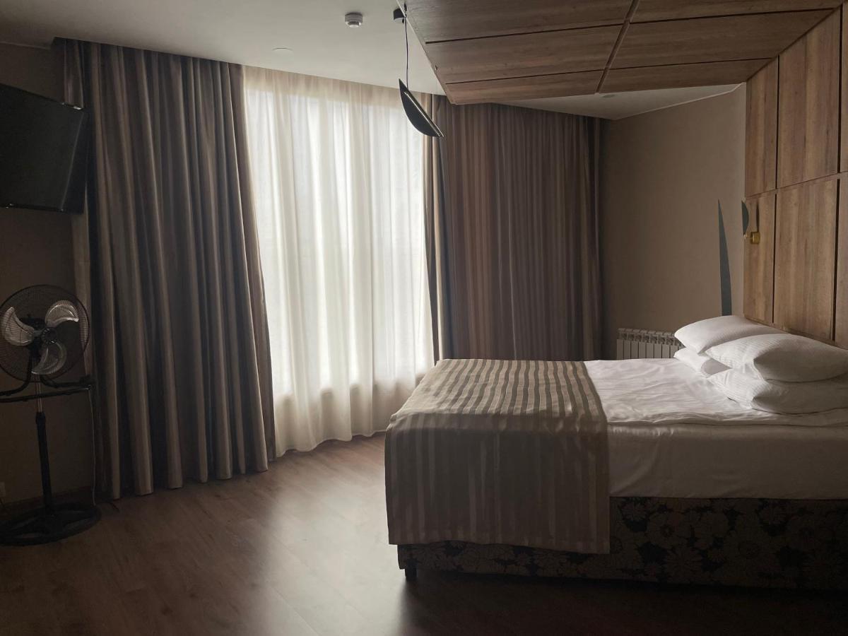 Hotel Gloria Deluxe Hồ Borovoye Ngoại thất bức ảnh