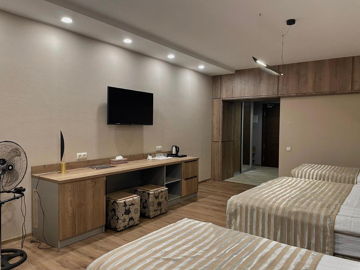 Hotel Gloria Deluxe Hồ Borovoye Ngoại thất bức ảnh